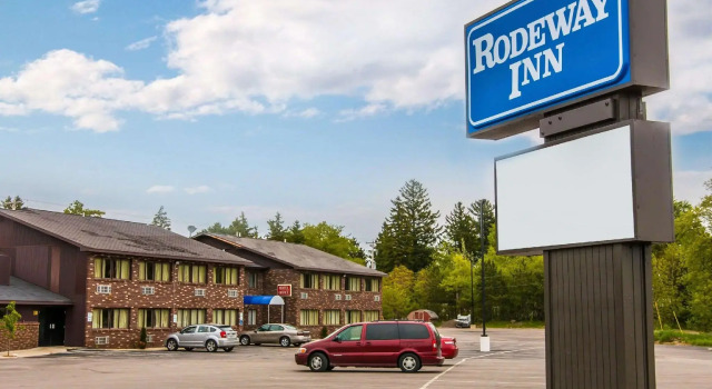Camera Standard Rodeway Inn