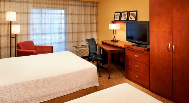 Четырёхместный номер Standard Sonesta Select Detroit Auburn Hills