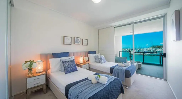 Апартаменты с 2 комнатами с видом на воду Peninsula Airlie Beach