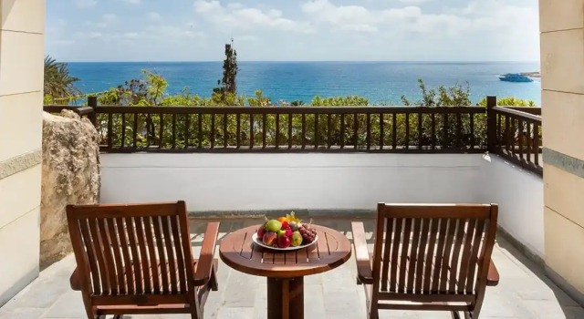 Четырёхместная студия с видом на море Coral Beach Hotel & Resort Cyprus