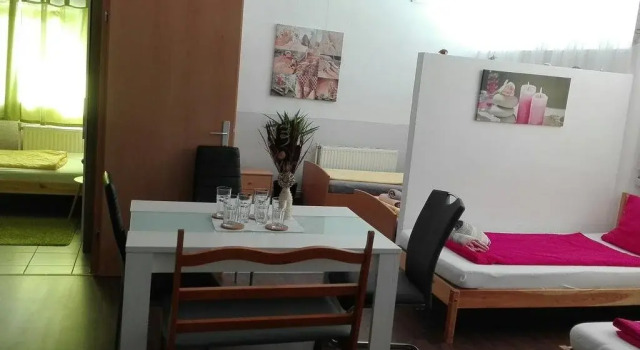 Gästehaus Red Field, Rezerwuj Hotel Hotele w Kapfenberg z parkingiem, Parking