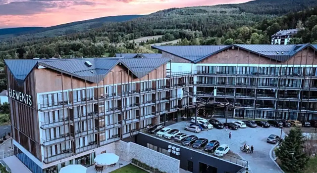 Elements Hotel&Spa, Забронировать Курортный отель Курортные отели Сверадув-Здруй, рядом с Оздоровительный курорт Сверадув-Здруй, Курортный отель