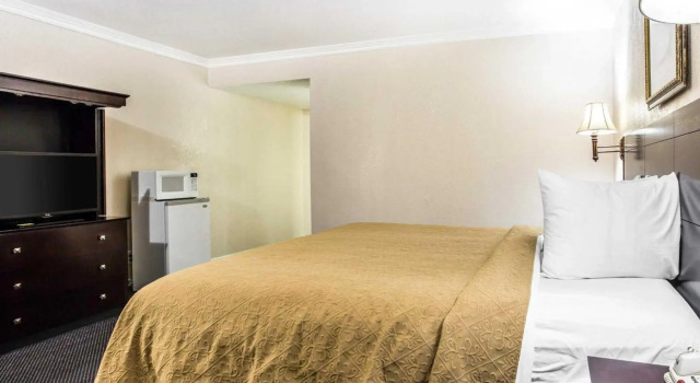 Люкс c 1 комнатой Quality Inn & Suites Thousand Oaks