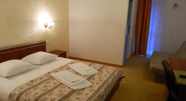 Pension Metropol, Varaa Hotelli Baile Felix 