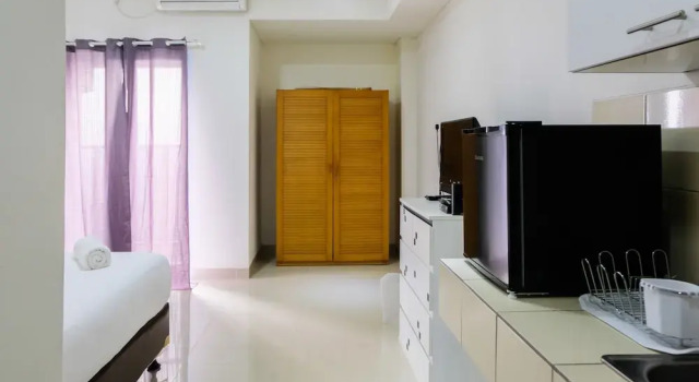Minimalist Studio Skyline Apartment