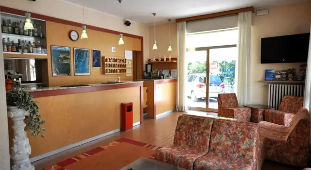Hotel Marina, Забронировать Отель Отели в центре Бардолино, в центре, Парковка