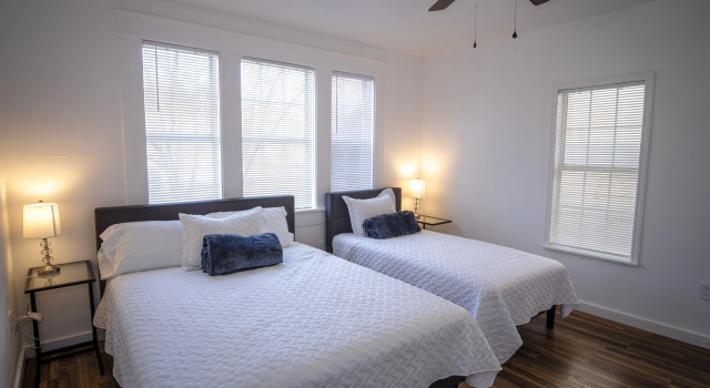 Downtown View Cozy 2br/1ba Home Sleeps 8, Забронировать Апартаменты/квартира Апартаменты Сан-Антонио, рядом с Saint Gerard School Alumni Field, Апартаменты/квартира