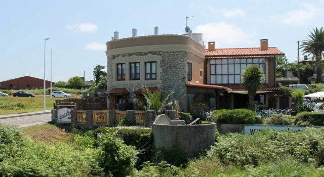 Surf House - Casa del Surf, Varaa Hotelli Somo 