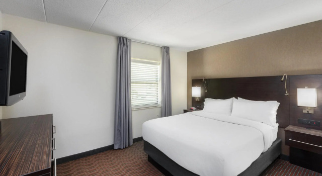 Четырёхместный семейный номер Standard Holiday Inn At Six Flags Saint Louis by IHG