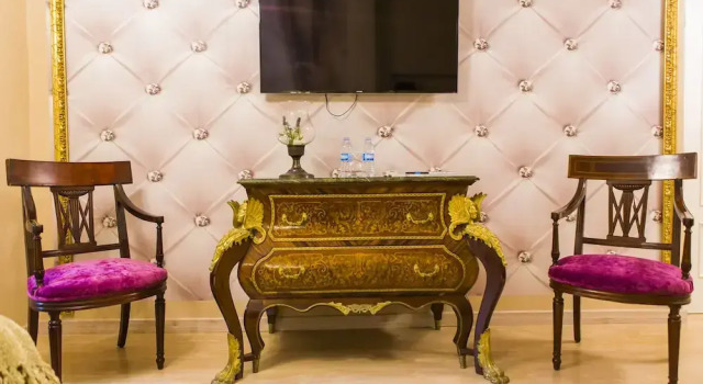 2 makuuhuonetta Huoneisto parvekkeella Hostal Puerta del Sol