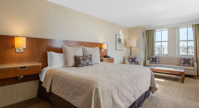 Номер Executive Omni Providence