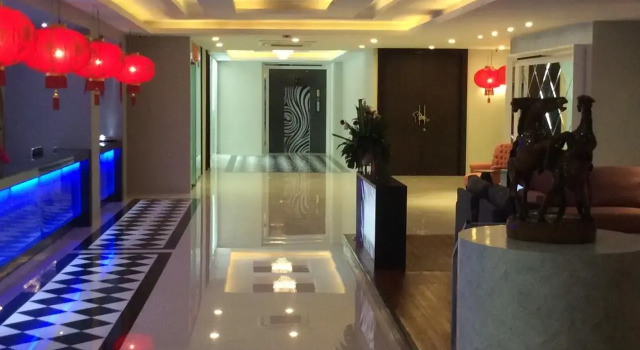 Grand Pink Hotel
