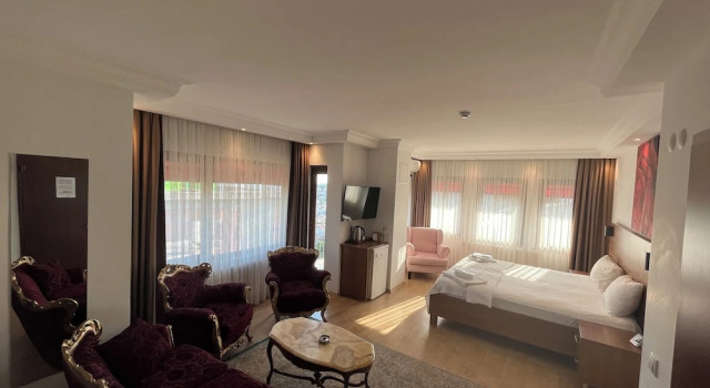 Двухместный номер Grand с балконом Class Hotel Bosphorus With Jacuzzi