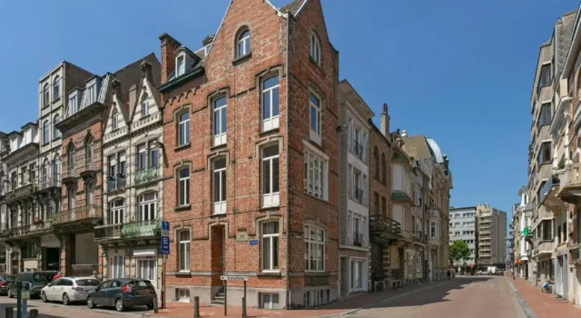 Коттедж Villa Charlemagne - Imposing town house with parking near the beach