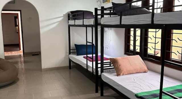 R BackPacker Hostel, Забронировать Хостел Хостелы Каталува, Хостел
