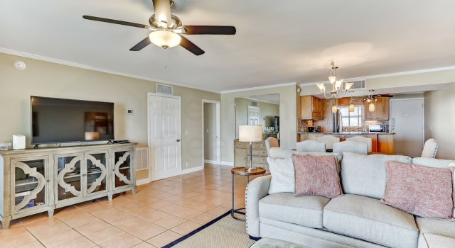 6th Floor, Updated and Beautiful! Oceanfront Condo With Balcony, Fishing Pier
