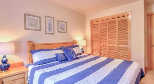 Charming Escape with Hot Tub and Game Amenities - Delightful Family Haven