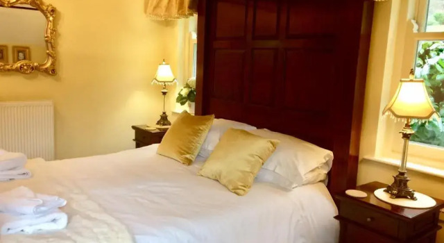 Номер Luxury Storrs Gate House B & B No pets Allowed