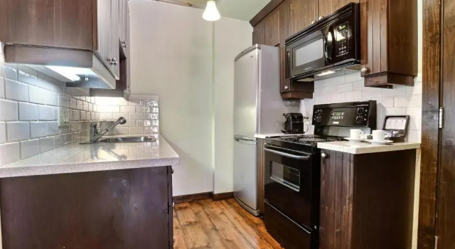 Студия Classic с балконом и с видом на озеро Les Condos Du Lac Taureau- Rooms & Condos