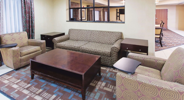 La Quinta Inn & Suites by Wyndham Columbus - Grove City, Брондау Қонақ үй Колумбус Ohio