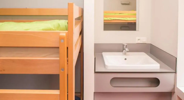 Кровать в общем номере (женский номер) Hostel Bruegel