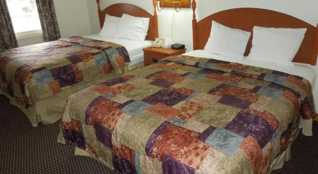 Четырёхместный номер Standard Red Carpet Inn Ronks