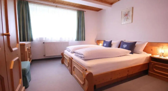 Appartements Charlotte, Rezerwuj Apartament Hotele w Tyrol z parkingiem, Parking