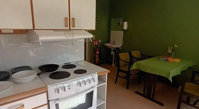 Кровать в общем номере Hotell Dacke