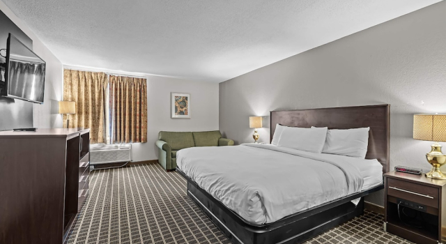 Standard Doppel Zimmer mit Poolblick University Inn & Suites