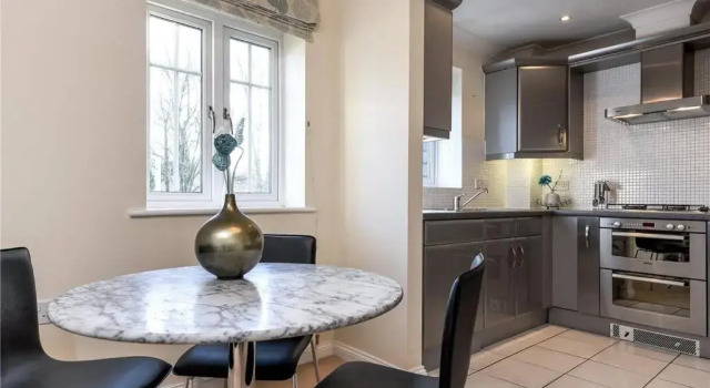 Sunny 1 bed apartment in a quiet central location, Book Lejlighed Lejligheder i Basingstoke, Lejlighed