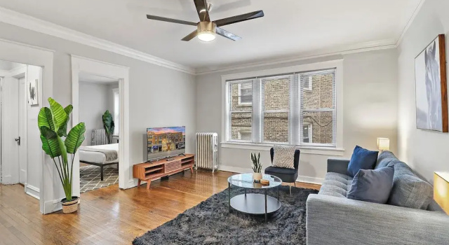 Апартаменты Comfort 1BR Homey Pad - Lincoln 205