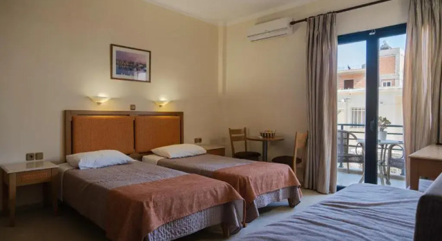 Двухместная студия с балконом Arocaria Apartments