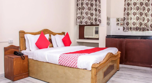 OYO 13789 Jaipur Hotel and Resort, Забронировать Курортный отель Отели штата Раджастхана с парковкой, Парковка