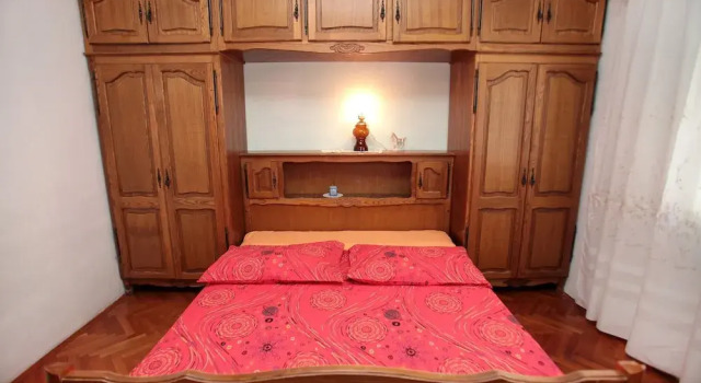 Large Apartment w. big Terrace, Next to the Beach, Забронировать Апартаменты/квартира Отели в центре Мастринка, в центре