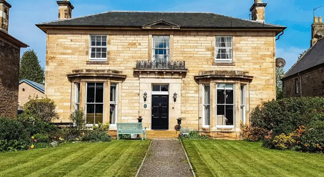 Moraybank Bed  Breakfast, Book Hotel Hoteller i Elgin med parkering, Parkering