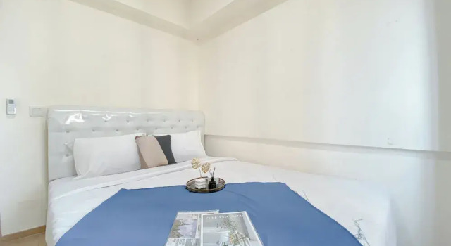 Апартаменты Deluxe Good Deal And Relaxing 3Br At Meikarta Apartment