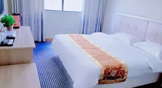 Zhumadian post station Express Hotel