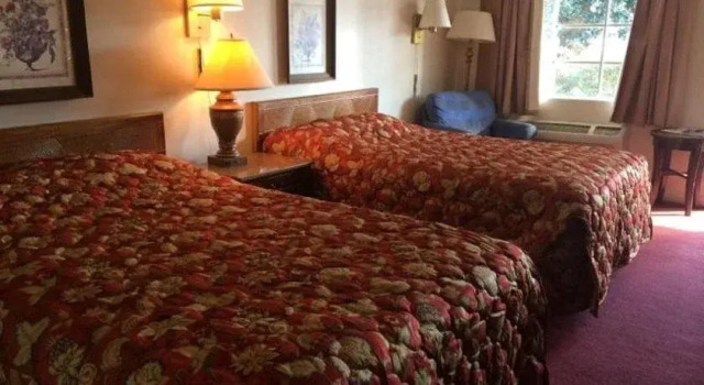 Sunset Manor Motel, Book Motel 3-stjernede hoteller i Chesapeake, 3*