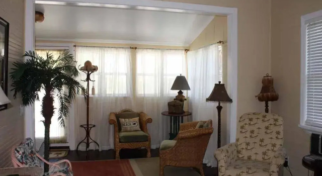 Sweet Escape by RedAwning, Забронировать Отель Отели Брейдентон с парковкой, рядом с Bradenton Beach Parasailing, Парковка