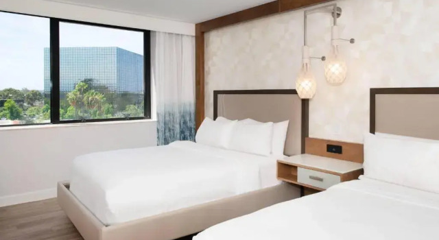 Двухместный номер Standard с видом на горы Renaissance Newport Beach Hotel