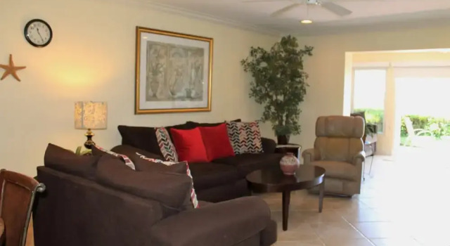 Sunset Royale - 116 2 Bedrooms 2 Bathrooms Apts