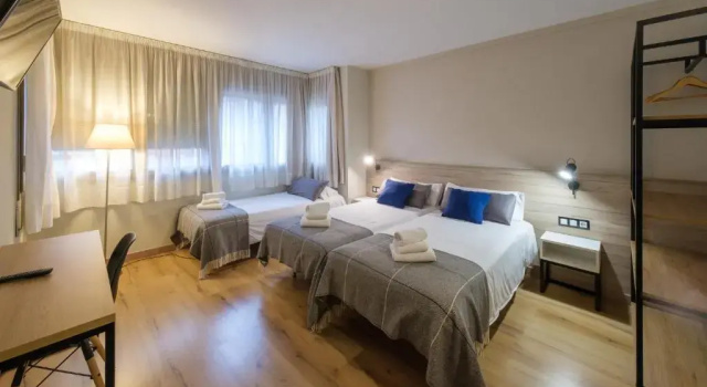 Трёхместный номер Standard Hotel Torres Manlleu