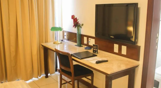Апартаменты Metropolitan Hotel