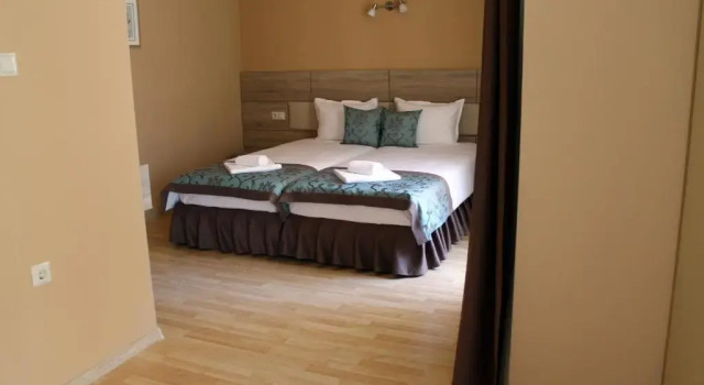 Полулюкс с балконом Garden Guest House