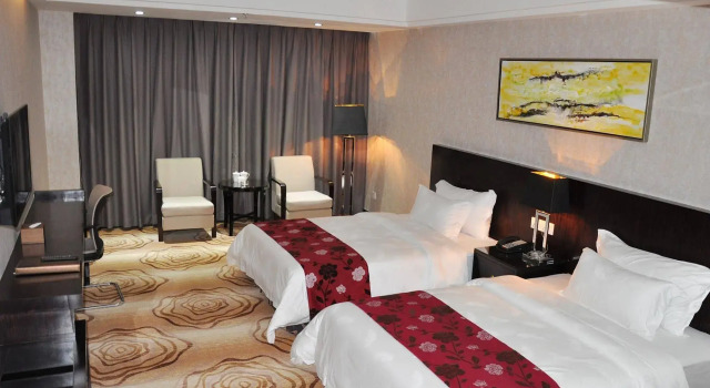 Campanile Hotel (Shenzhen Longcheng Plaza Metro Station), Rezerwuj Hotel Hotele w Shenzhen z parkingiem, Parking