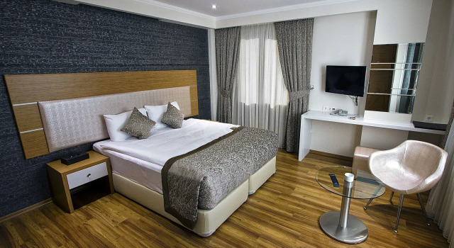 Edis Premier Hotel