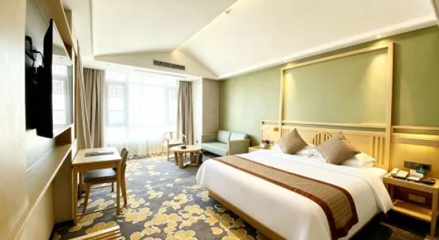 Люкс Deluxe c 1 комнатой с балконом Yunfu Xinxing Xiangshun Junzhou Hotel