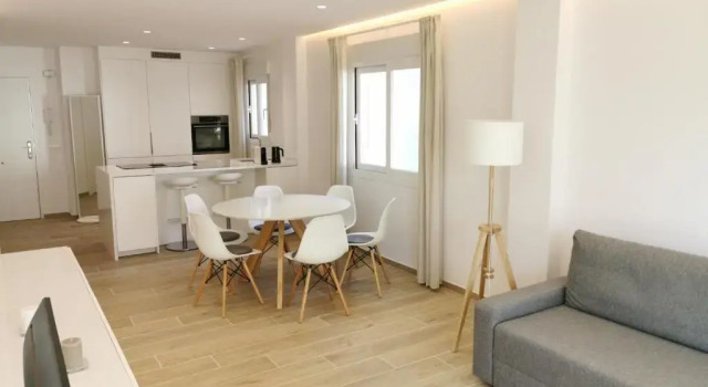 Апартаменты Bright 2 bedroom apt Golden Mile next to beach RDR225