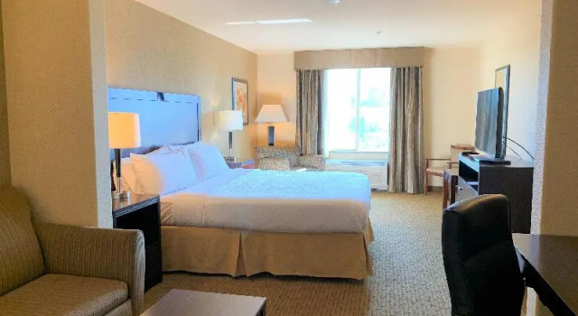 Люкс Standard Holiday Inn Express Fresno Northwest - Herndon by IHG