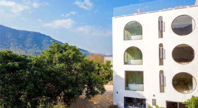 Distant Mountain Guesthouse, Rezerwuj Bed and Breakfast Hotele w Shenzhen z parkingiem, Parking